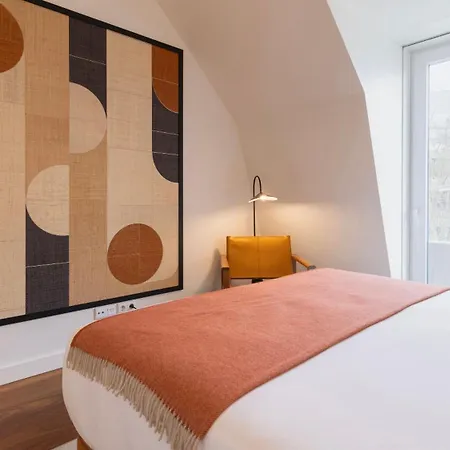 Stunning With Balcony By Lovelystay *