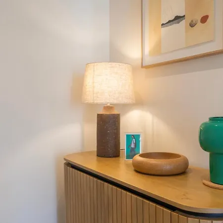 Spacious 2Br With Balcony By Lovelystay *