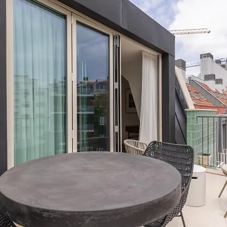 Stunning With Balcony By Lovelystay * Лиссабон