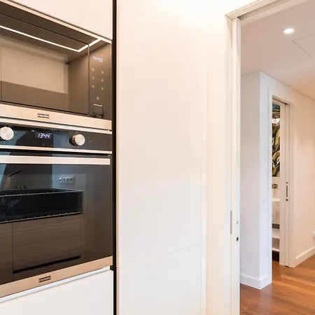 Апартаменты Stunning With Balcony By Lovelystay