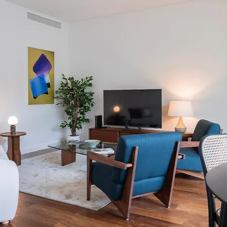 Stunning With Balcony By Lovelystay Lägenhet