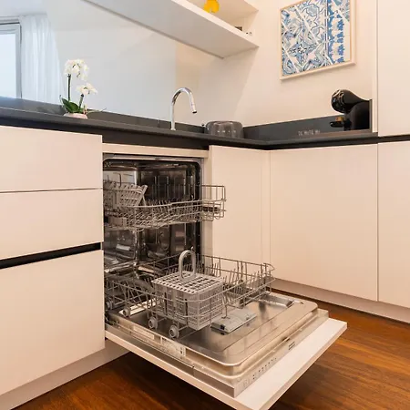 Stunning With Balcony By Lovelystay Lisboa