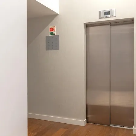 Stunning With Balcony By Lovelystay 公寓 *