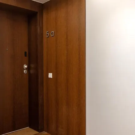 Stunning With Balcony By Lovelystay 公寓